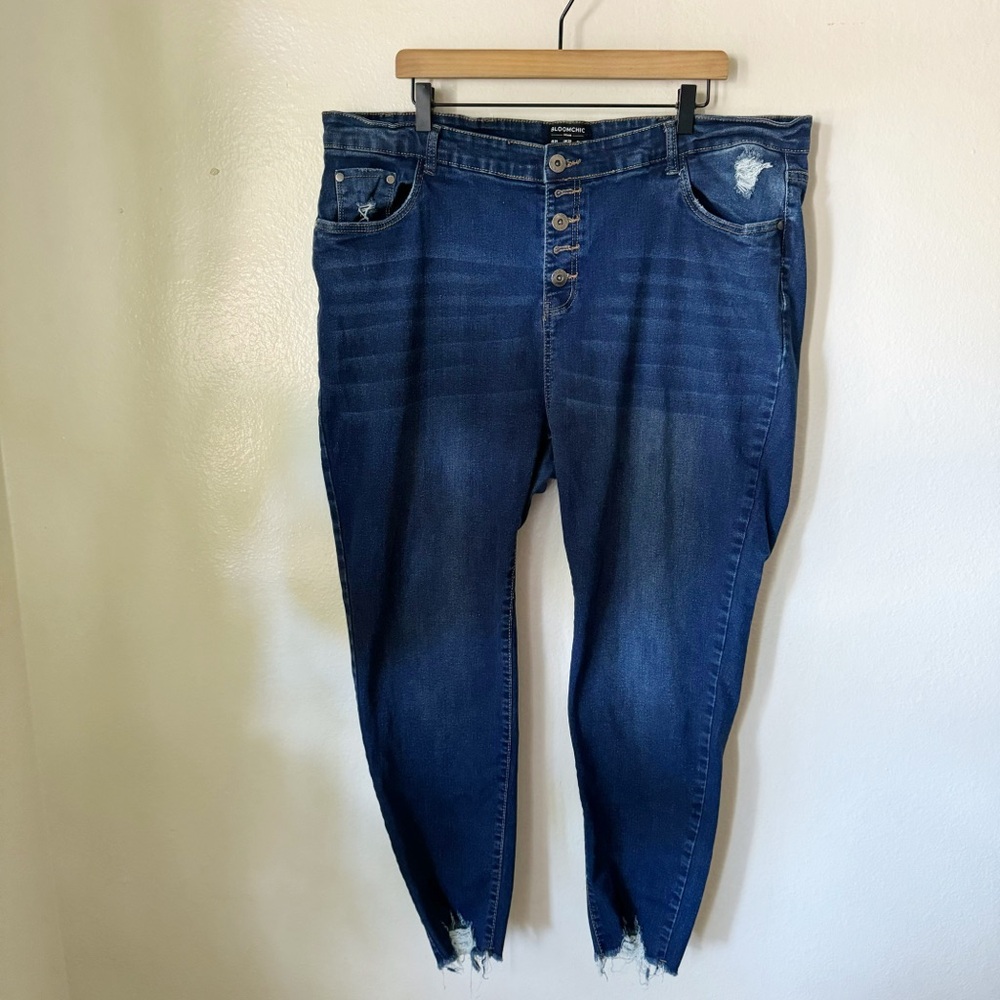 BloomChic | Distressed Jeans